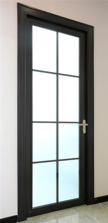 卫生间铝门 型号：KL-WP八分格   颜色：黑橡木